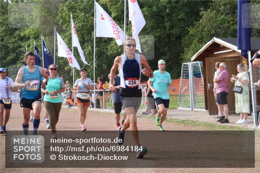 08.09.2024 - Airport Race Strokosch-Dieckow http://msf.ph/oto/6984184 08.09.2024 12:22:36 Ziel 165, 232, 238, 311, 315, 411, 1057, 1124, 1142, 1247, 1451, 1479, 2761, 2894, 2895, 3008, 3038 meine-sportfotos.de