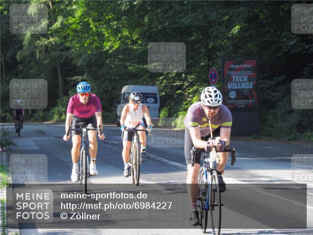 08.09.2024 - Stadtparktriathlon Zöllner http://msf.ph/oto/6984227 08.09.2024 09:51:00 Radfahren 211, 217, 250, 256 meine-sportfotos.de