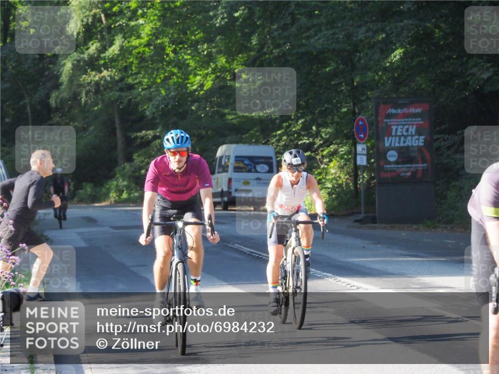 08.09.2024 - Stadtparktriathlon Zöllner http://msf.ph/oto/6984232 08.09.2024 09:51:01 Radfahren 211, 250, 256 meine-sportfotos.de