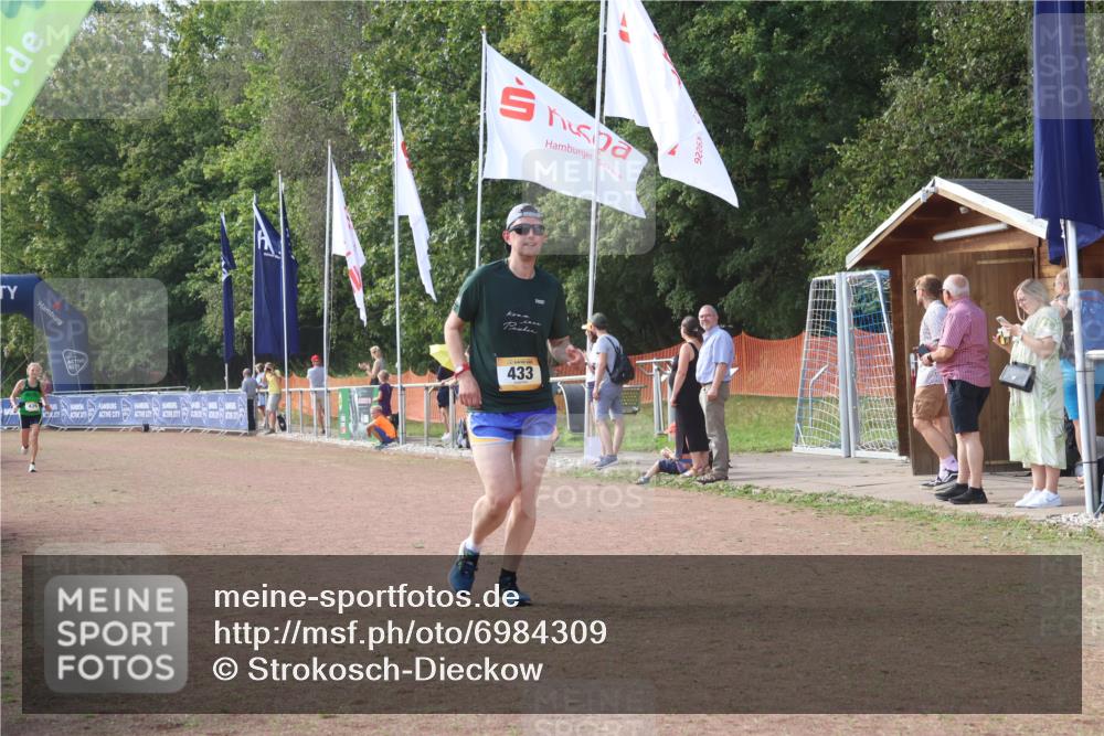 08.09.2024 - Airport Race Strokosch-Dieckow http://msf.ph/oto/6984309 08.09.2024 12:22:48 Ziel 433, 439 meine-sportfotos.de