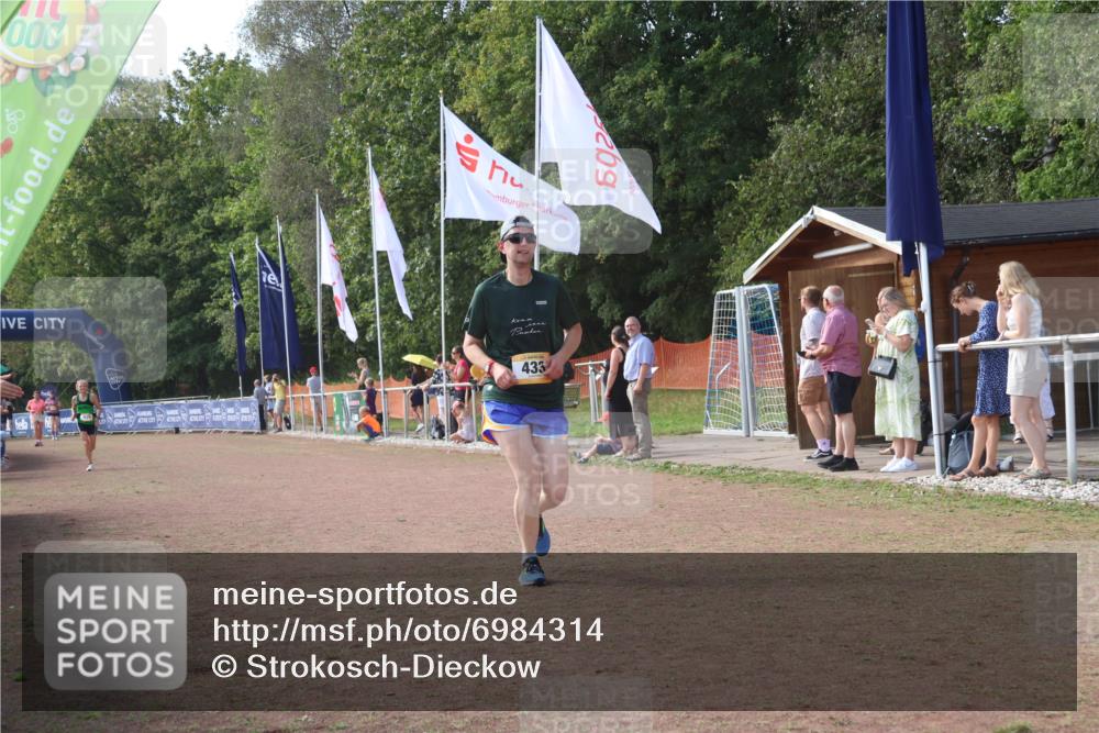 08.09.2024 - Airport Race Strokosch-Dieckow http://msf.ph/oto/6984314 08.09.2024 12:22:48 Ziel 433, 439 meine-sportfotos.de