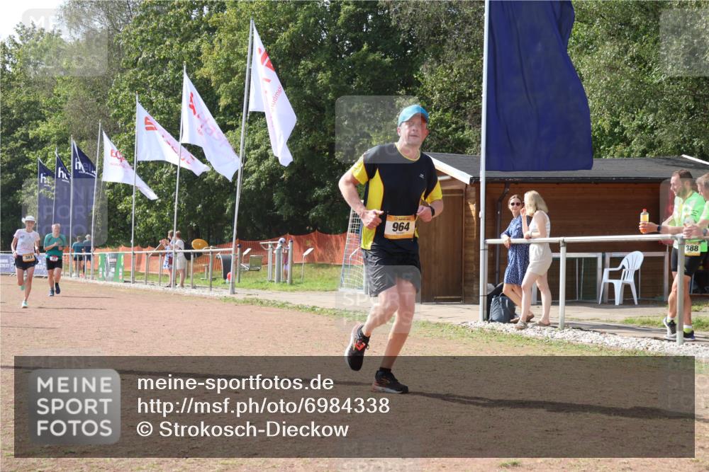08.09.2024 - Airport Race Strokosch-Dieckow http://msf.ph/oto/6984338 08.09.2024 12:49:29 Ziel 383, 964, 1073 meine-sportfotos.de