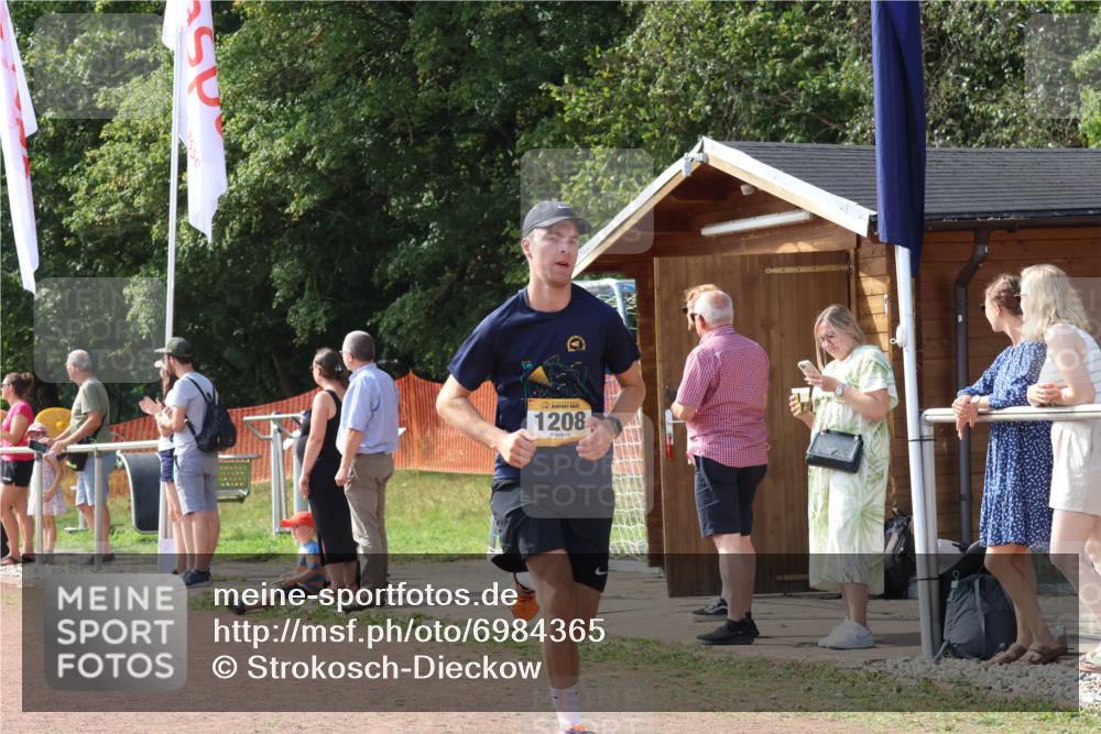 08.09.2024 - Airport Race Strokosch-Dieckow http://msf.ph/oto/6984365 08.09.2024 12:23:08 Ziel 81, 976, 1185, 1208, 2573, 2644, 2840 meine-sportfotos.de