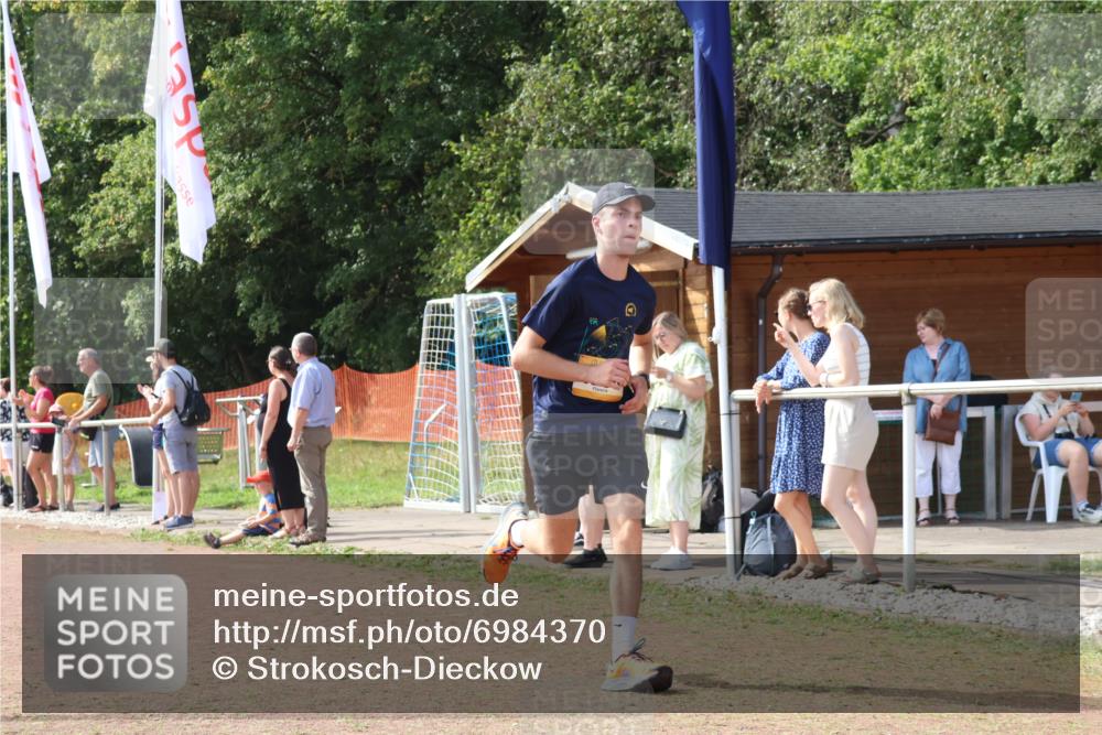 08.09.2024 - Airport Race Strokosch-Dieckow http://msf.ph/oto/6984370 08.09.2024 12:23:08 Ziel 81, 976, 1185, 1208, 2573, 2644, 2840 meine-sportfotos.de