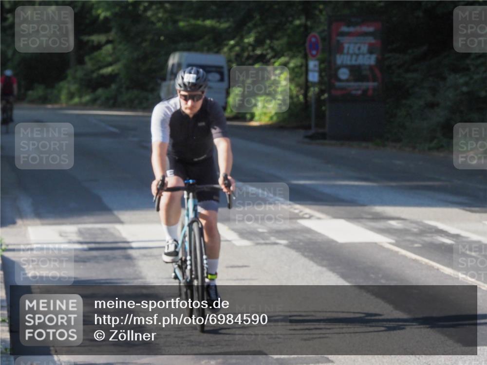 08.09.2024 - Stadtparktriathlon Zöllner http://msf.ph/oto/6984590 08.09.2024 09:52:55 Radfahren 141, 213, 215, 230 meine-sportfotos.de