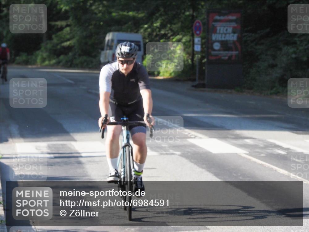 08.09.2024 - Stadtparktriathlon Zöllner http://msf.ph/oto/6984591 08.09.2024 09:52:56 Radfahren 141, 213, 215, 230 meine-sportfotos.de