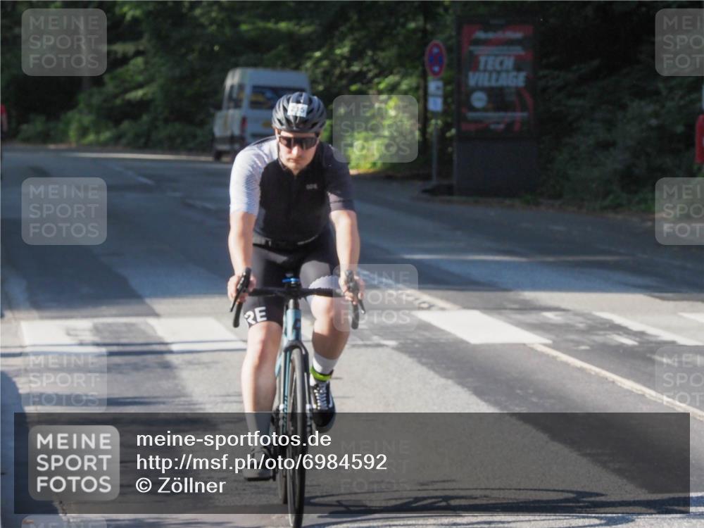 08.09.2024 - Stadtparktriathlon Zöllner http://msf.ph/oto/6984592 08.09.2024 09:52:56 Radfahren 141, 213, 215, 230 meine-sportfotos.de