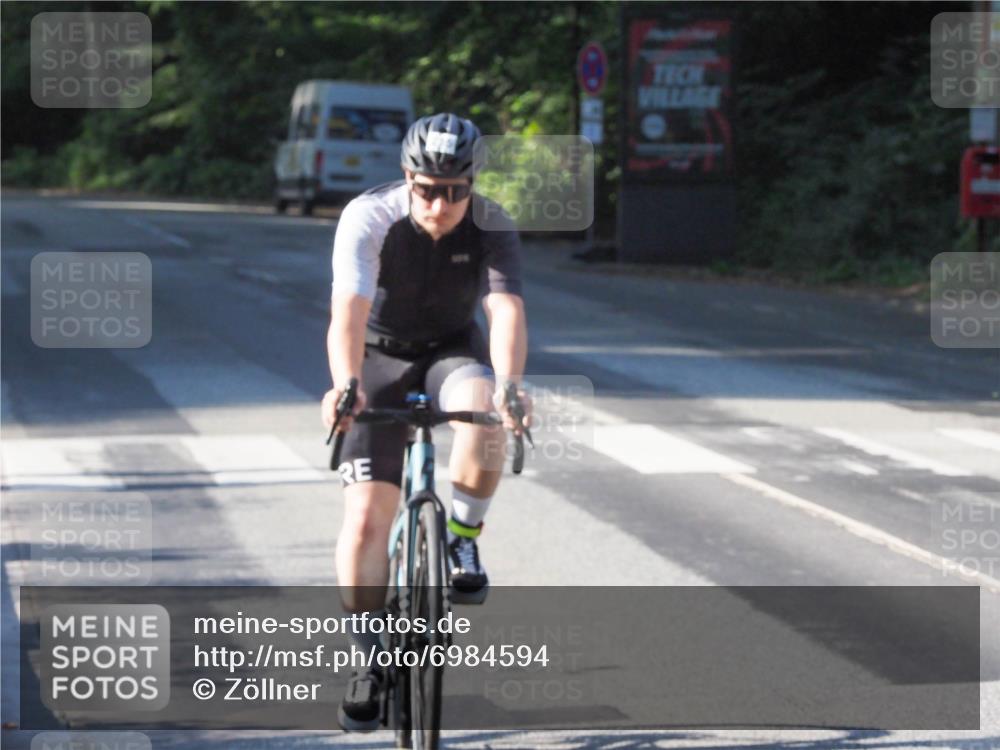 08.09.2024 - Stadtparktriathlon Zöllner http://msf.ph/oto/6984594 08.09.2024 09:52:56 Radfahren 141, 213, 215, 230 meine-sportfotos.de