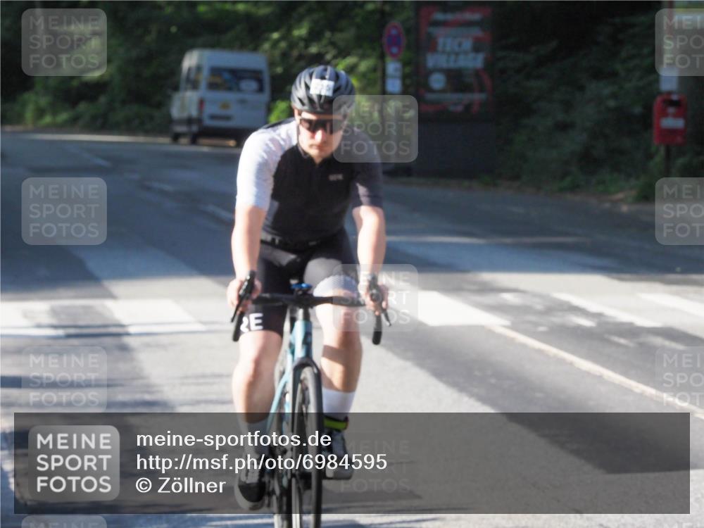 08.09.2024 - Stadtparktriathlon Zöllner http://msf.ph/oto/6984595 08.09.2024 09:52:56 Radfahren 141, 213, 215, 230 meine-sportfotos.de