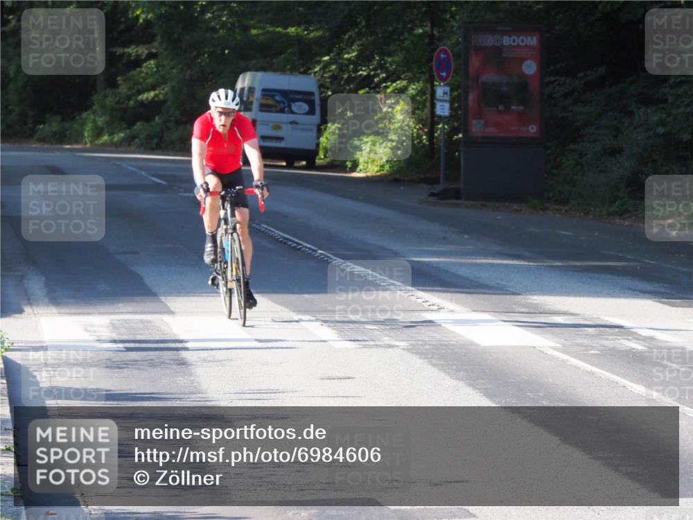 08.09.2024 - Stadtparktriathlon Zöllner http://msf.ph/oto/6984606 08.09.2024 09:53:01 Radfahren 215, 230 meine-sportfotos.de