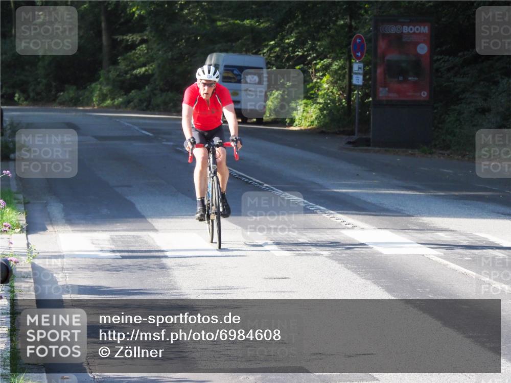 08.09.2024 - Stadtparktriathlon Zöllner http://msf.ph/oto/6984608 08.09.2024 09:53:01 Radfahren 215, 230 meine-sportfotos.de