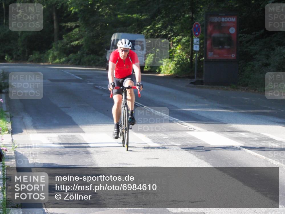 08.09.2024 - Stadtparktriathlon Zöllner http://msf.ph/oto/6984610 08.09.2024 09:53:01 Radfahren 215, 230 meine-sportfotos.de