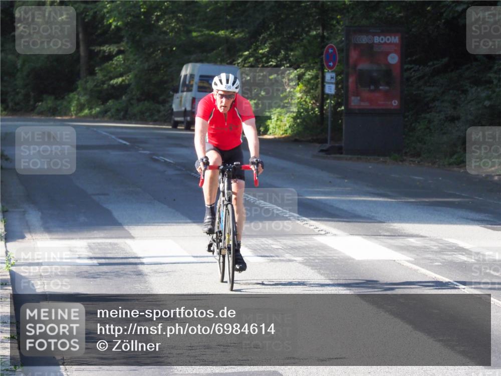 08.09.2024 - Stadtparktriathlon Zöllner http://msf.ph/oto/6984614 08.09.2024 09:53:02 Radfahren 230 meine-sportfotos.de