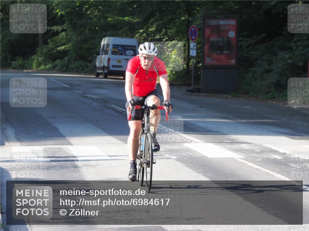 08.09.2024 - Stadtparktriathlon Zöllner http://msf.ph/oto/6984617 08.09.2024 09:53:02 Radfahren 230 meine-sportfotos.de