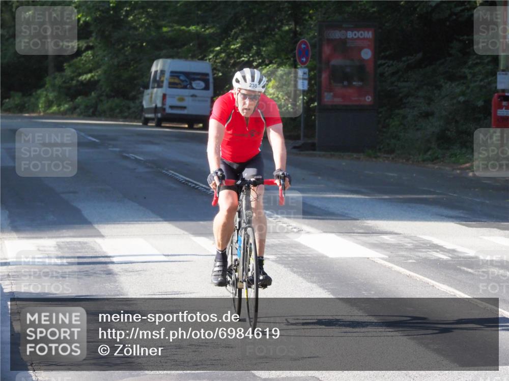 08.09.2024 - Stadtparktriathlon Zöllner http://msf.ph/oto/6984619 08.09.2024 09:53:02 Radfahren 230 meine-sportfotos.de
