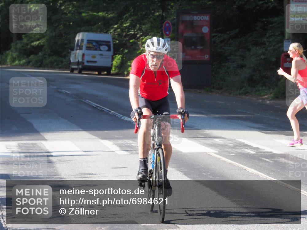 08.09.2024 - Stadtparktriathlon Zöllner http://msf.ph/oto/6984621 08.09.2024 09:53:02 Radfahren 230 meine-sportfotos.de
