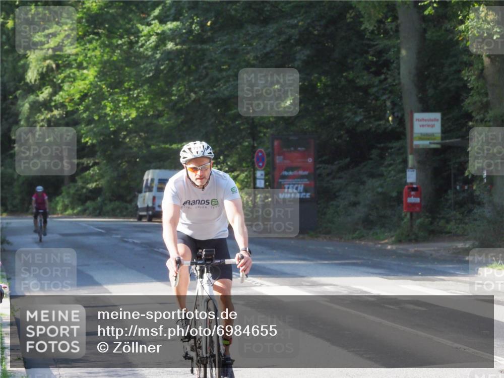 08.09.2024 - Stadtparktriathlon Zöllner http://msf.ph/oto/6984655 08.09.2024 09:53:53 Radfahren 194, 214, 216 meine-sportfotos.de