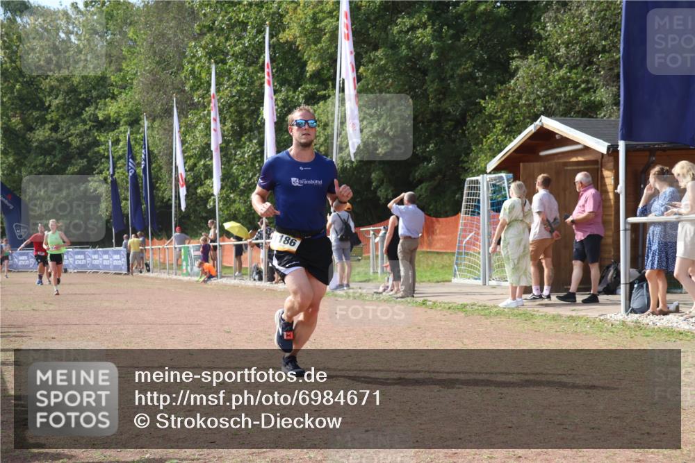 08.09.2024 - Airport Race Strokosch-Dieckow http://msf.ph/oto/6984671 08.09.2024 12:23:53 Ziel 327, 598, 1186, 1348 meine-sportfotos.de