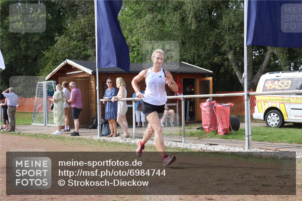08.09.2024 - Airport Race Strokosch-Dieckow http://msf.ph/oto/6984744 08.09.2024 12:24:09 Ziel 51, 138, 762, 814, 1084, 2538 meine-sportfotos.de