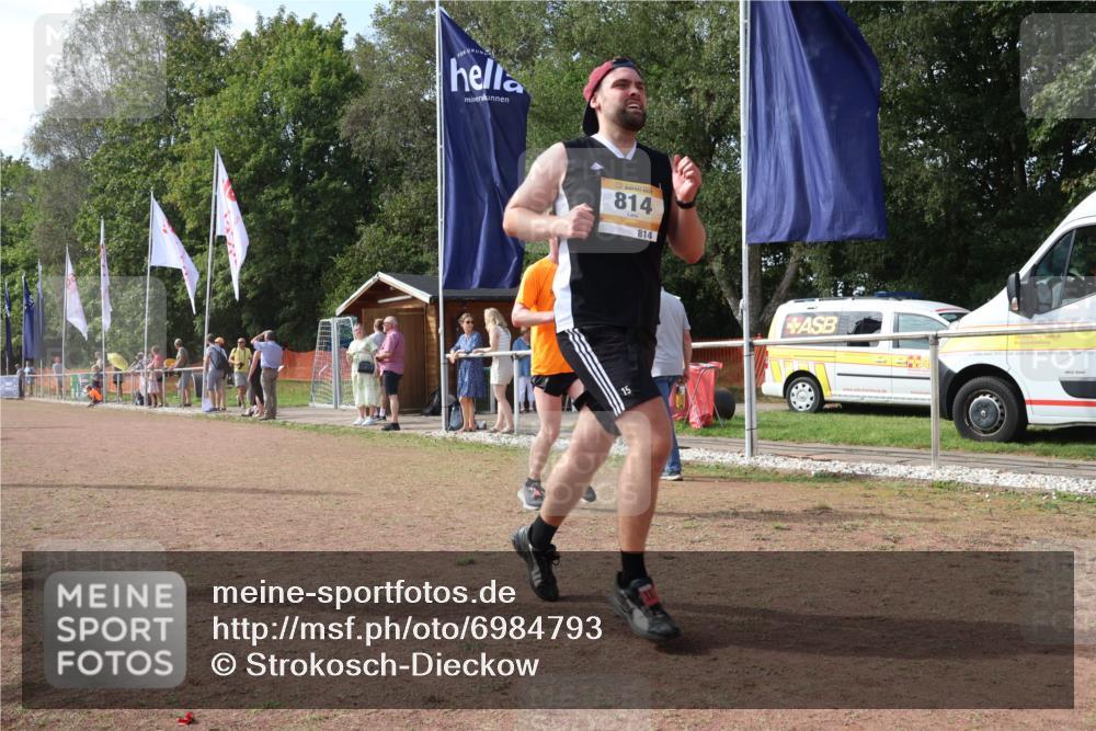 08.09.2024 - Airport Race Strokosch-Dieckow http://msf.ph/oto/6984793 08.09.2024 12:24:18 Ziel 138, 494, 607, 814, 1084, 2865 meine-sportfotos.de