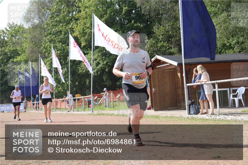 08.09.2024 - Airport Race Strokosch-Dieckow http://msf.ph/oto/6984861 08.09.2024 12:51:08 Ziel 59, 133, 456, 538, 645, 722, 905, 985 meine-sportfotos.de