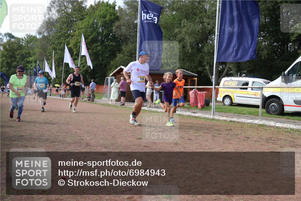08.09.2024 - Airport Race Strokosch-Dieckow http://msf.ph/oto/6984943 08.09.2024 12:25:04 Ziel 22, 624, 720, 723, 1434, 2501, 2863, 3090 meine-sportfotos.de