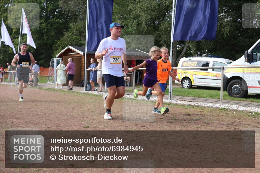 08.09.2024 - Airport Race Strokosch-Dieckow http://msf.ph/oto/6984945 08.09.2024 12:25:04 Ziel 22, 624, 720, 723, 1434, 2501, 2863, 3090 meine-sportfotos.de