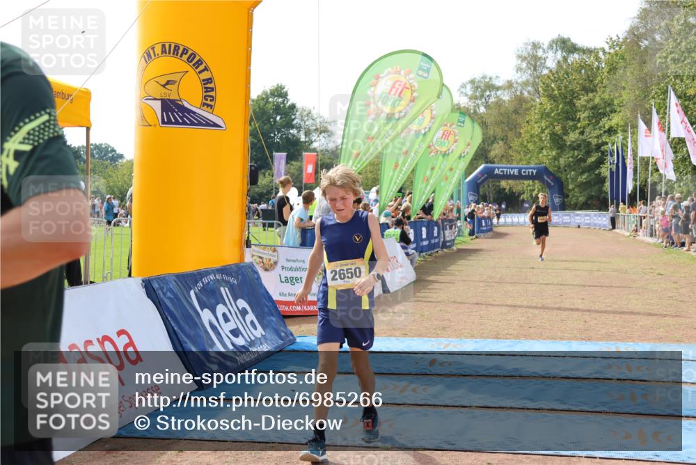08.09.2024 - Airport Race Strokosch-Dieckow http://msf.ph/oto/6985266 08.09.2024 12:02:28 Ziel 2508, 2650, 2669 meine-sportfotos.de