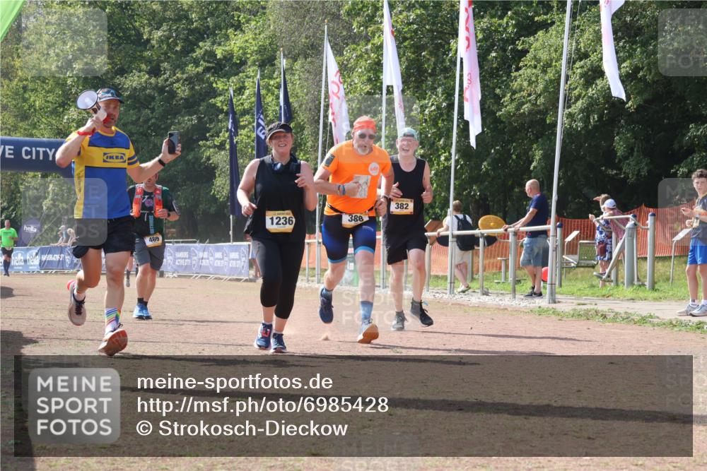 08.09.2024 - Airport Race Strokosch-Dieckow http://msf.ph/oto/6985428 08.09.2024 12:53:45 Ziel 382, 388, 469, 1236 meine-sportfotos.de