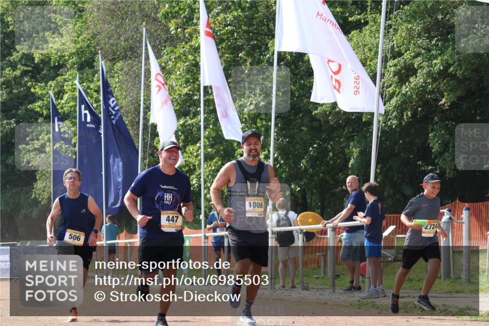 08.09.2024 - Airport Race Strokosch-Dieckow http://msf.ph/oto/6985503 08.09.2024 12:54:12 Ziel 462, 506, 1008, 1111 meine-sportfotos.de