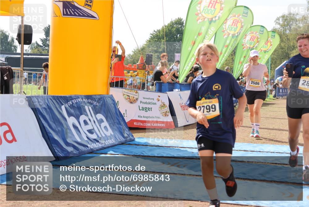 08.09.2024 - Airport Race Strokosch-Dieckow http://msf.ph/oto/6985843 08.09.2024 12:16:18 Ziel 225, 276, 1020, 2540, 2541, 2543, 2586, 2604, 2799, 2802, 2804, 2827, 2854, 3057 meine-sportfotos.de