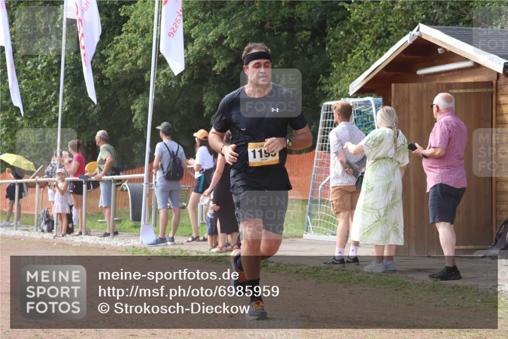 08.09.2024 - Airport Race Strokosch-Dieckow http://msf.ph/oto/6985959 08.09.2024 12:28:33 Ziel 26, 831, 1195, 1215, 1357, 2880, 3132 meine-sportfotos.de