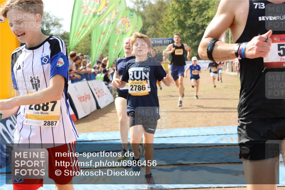 08.09.2024 - Airport Race Strokosch-Dieckow http://msf.ph/oto/6986456 08.09.2024 12:05:44 Ziel 52, 294, 2639, 2654, 2742, 2786, 2835, 2887, 3005, 3028 meine-sportfotos.de