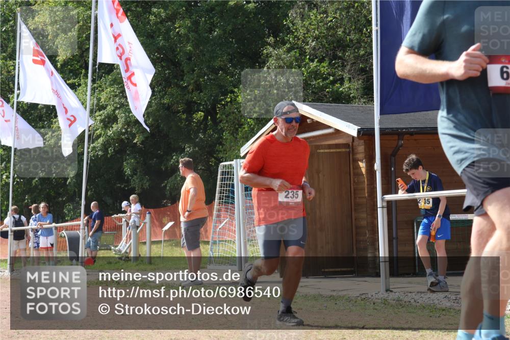 08.09.2024 - Airport Race Strokosch-Dieckow http://msf.ph/oto/6986540 08.09.2024 12:59:32 Ziel 235, 633, 1471 meine-sportfotos.de