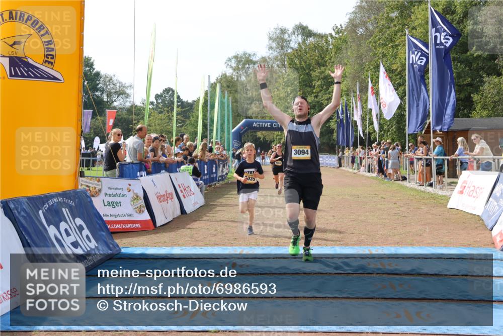 08.09.2024 - Airport Race Strokosch-Dieckow http://msf.ph/oto/6986593 08.09.2024 12:06:34 Ziel 2868, 3035, 3094 meine-sportfotos.de