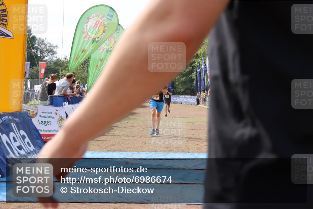 08.09.2024 - Airport Race Strokosch-Dieckow http://msf.ph/oto/6986674 08.09.2024 12:07:07 Ziel 2688, 2772, 2831 meine-sportfotos.de