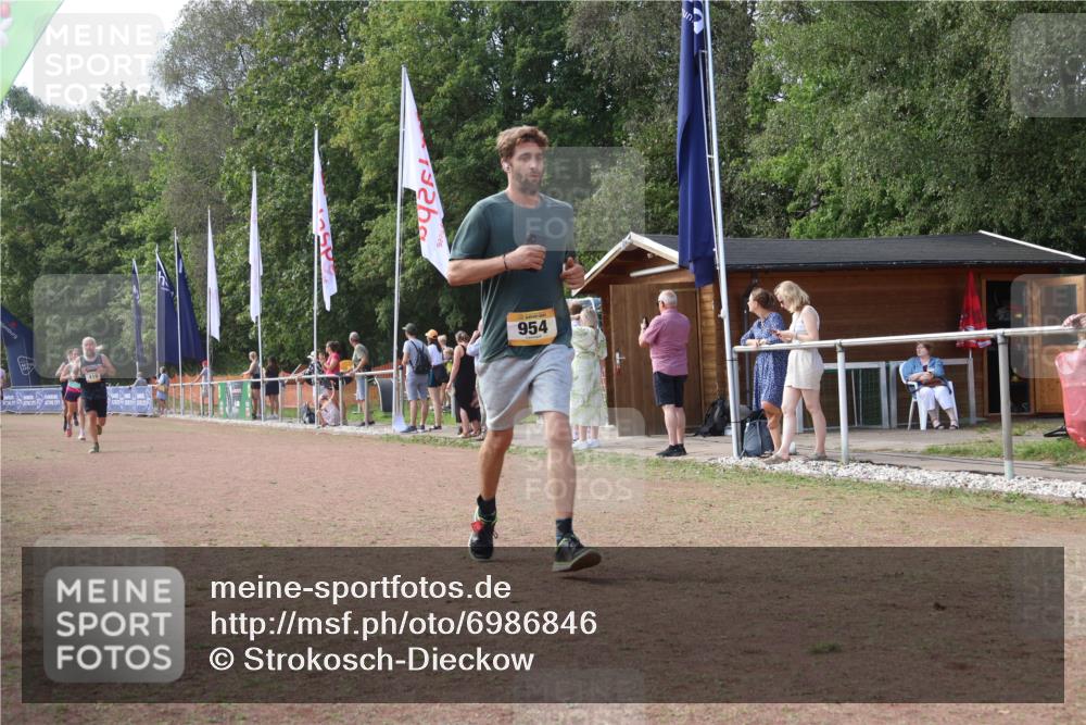 08.09.2024 - Airport Race Strokosch-Dieckow http://msf.ph/oto/6986846 08.09.2024 12:29:41 Ziel 419, 558, 843, 954, 1038, 3025 meine-sportfotos.de