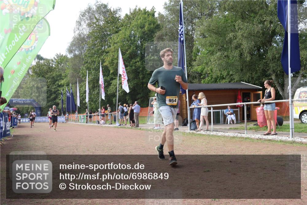 08.09.2024 - Airport Race Strokosch-Dieckow http://msf.ph/oto/6986849 08.09.2024 12:29:42 Ziel 419, 558, 697, 843, 954, 1038 meine-sportfotos.de