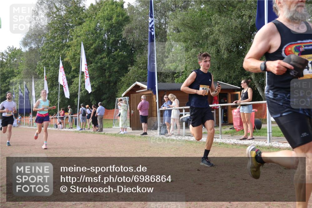 08.09.2024 - Airport Race Strokosch-Dieckow http://msf.ph/oto/6986864 08.09.2024 12:29:47 Ziel 419, 558, 697, 843, 1014, 1038 meine-sportfotos.de
