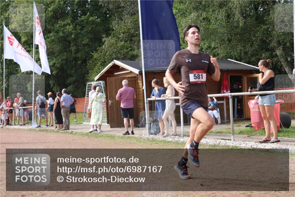 08.09.2024 - Airport Race Strokosch-Dieckow http://msf.ph/oto/6987167 08.09.2024 12:30:33 Ziel 254, 581, 742, 768, 789 meine-sportfotos.de