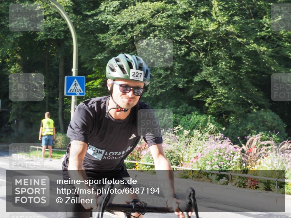 08.09.2024 - Stadtparktriathlon Zöllner http://msf.ph/oto/6987194 08.09.2024 09:56:06 Radfahren 219, 227 meine-sportfotos.de