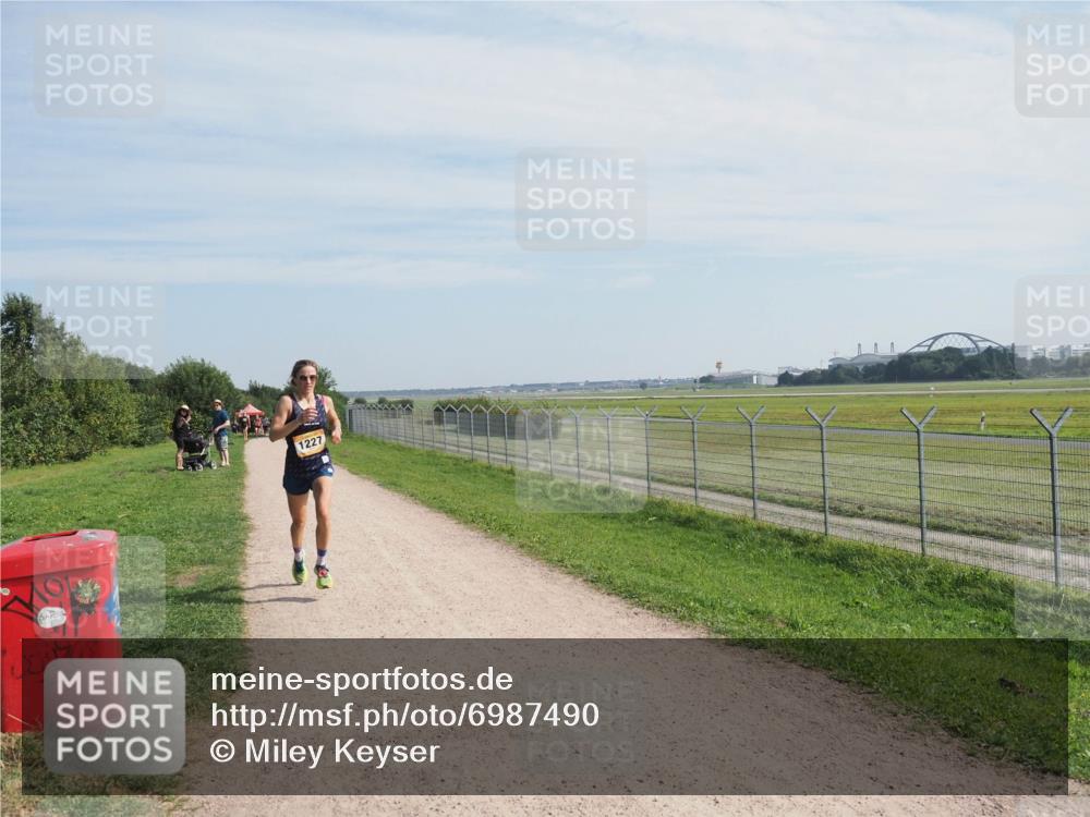 08.09.2024 - Airport Race Miley Keyser http://msf.ph/oto/6987490 08.09.2024 11:54:03 Laufen OLYMPUS, DIGITAL, CAMERA meine-sportfotos.de