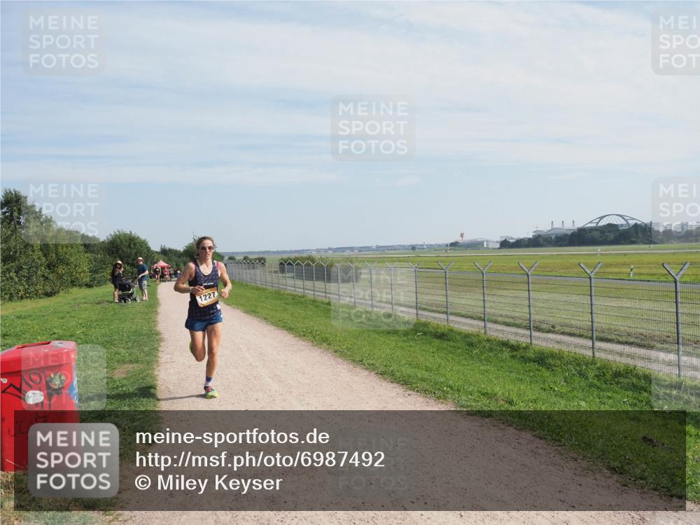 08.09.2024 - Airport Race Miley Keyser http://msf.ph/oto/6987492 08.09.2024 11:54:03 Laufen OLYMPUS, DIGITAL, CAMERA meine-sportfotos.de