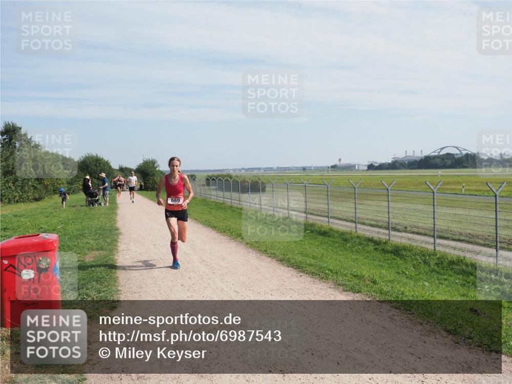 08.09.2024 - Airport Race Miley Keyser http://msf.ph/oto/6987543 08.09.2024 11:54:19 Laufen OLYMPUS, DIGITAL, CAMERA meine-sportfotos.de