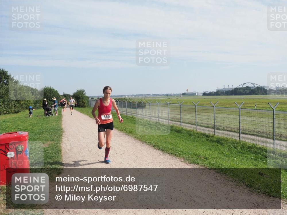 08.09.2024 - Airport Race Miley Keyser http://msf.ph/oto/6987547 08.09.2024 11:54:19 Laufen OLYMPUS, DIGITAL, CAMERA meine-sportfotos.de