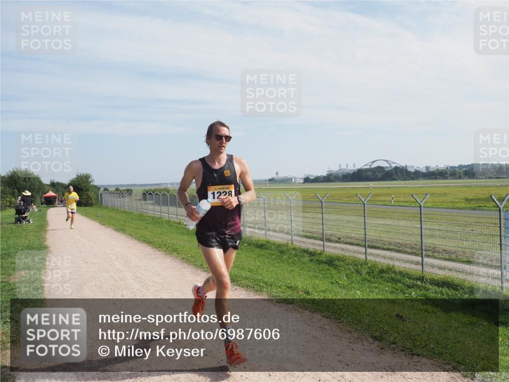 08.09.2024 - Airport Race Miley Keyser http://msf.ph/oto/6987606 08.09.2024 11:54:28 Laufen OLYMPUS, DIGITAL, CAMERA meine-sportfotos.de