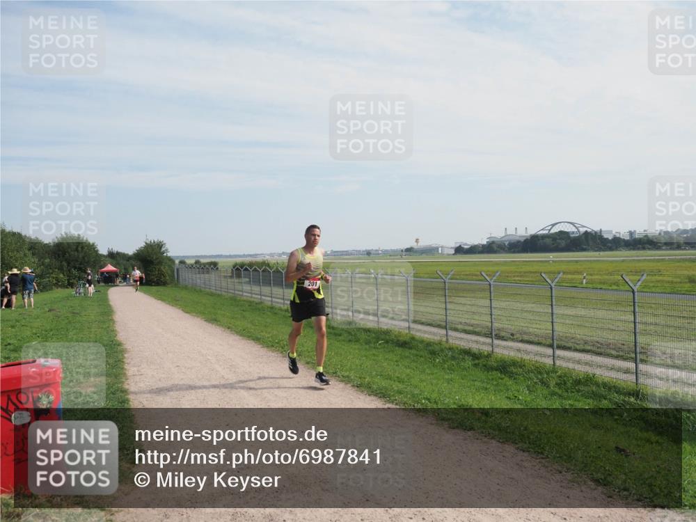 08.09.2024 - Airport Race Miley Keyser http://msf.ph/oto/6987841 08.09.2024 11:57:08 Laufen OLYMPUS, DIGITAL, CAMERA meine-sportfotos.de