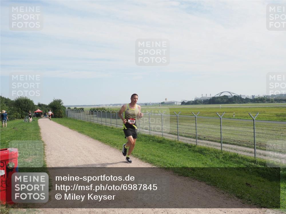 08.09.2024 - Airport Race Miley Keyser http://msf.ph/oto/6987845 08.09.2024 11:57:08 Laufen OLYMPUS, DIGITAL, CAMERA meine-sportfotos.de