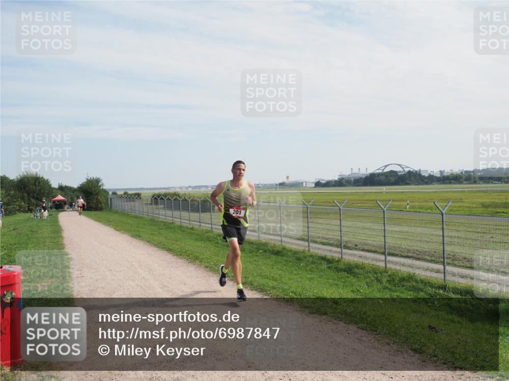 08.09.2024 - Airport Race Miley Keyser http://msf.ph/oto/6987847 08.09.2024 11:57:08 Laufen OLYMPUS, DIGITAL, CAMERA meine-sportfotos.de
