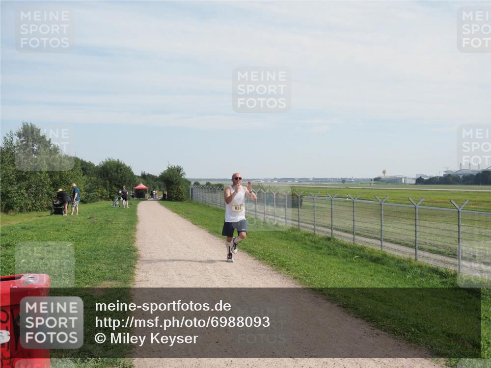 08.09.2024 - Airport Race Miley Keyser http://msf.ph/oto/6988093 08.09.2024 11:59:03 Laufen OLYMPUS, DIGITAL, CAMERA meine-sportfotos.de
